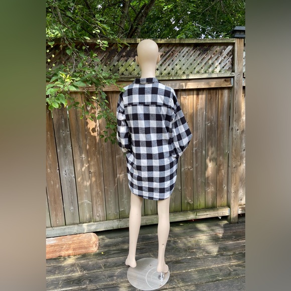 Long Button Down Long Sleeve Flannel with Pockets - Picture 7 of 12